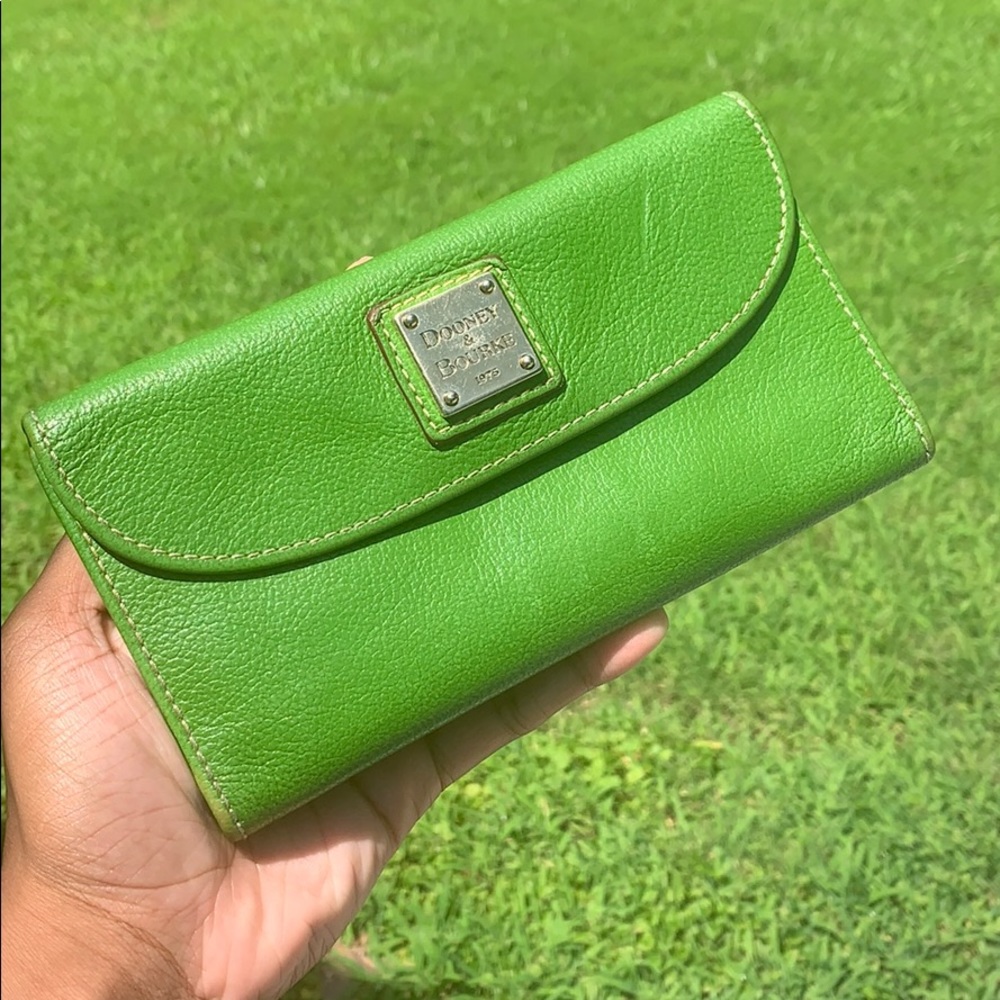 Dooney & Bourke Women’s wallet